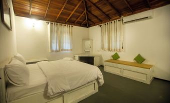 Funk Bunks - Sigiriya