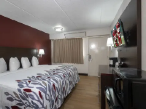 Red Roof Inn Champaign - University Hotels in Champaign