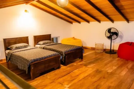 Beautiful Modern Fully Furnished Chalet overlooking the Mountains