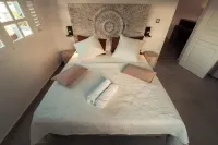 Villa d'Exception avec Piscine - 3 Min de la Plage 4 chambres climatisées Hotel di 