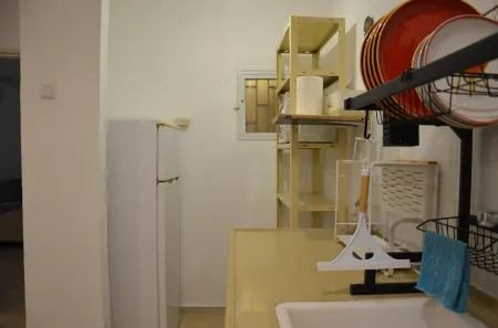 Cozy 1-bedroom apartment with a beautiful garden in Be'er Sheva with WiFi, AC Отели в г. Ezor Be'er Sheva