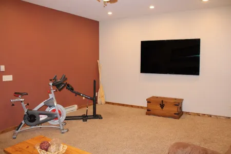 Quiet 3 bedroom home in a secluded neighborhood, minutes away from downtown LC.