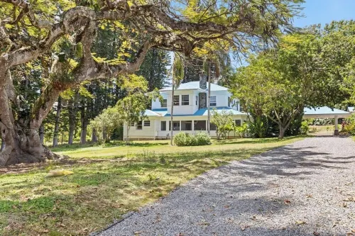 Spacious 6-bedroom house in brilliant Hawi with WiFi, fitness room فنادق في هاوي