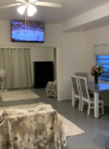 Comfy, breezy 2 bed 1 bath - Northside apartment.