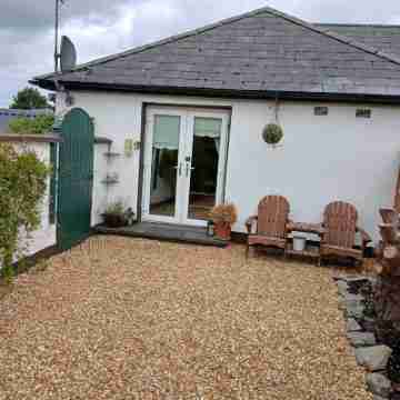 Delphi Cottage Hotel Exterior