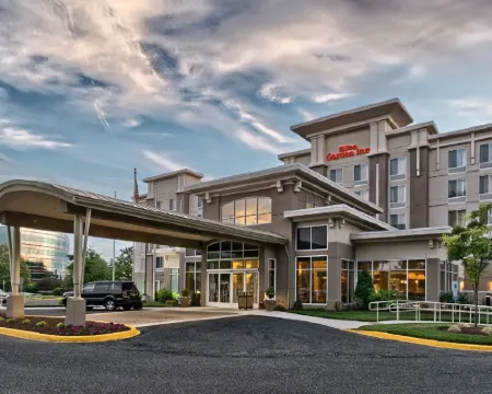 ヒルトン ガーデン イン マウント ローレル マウント・ローレルのホテル