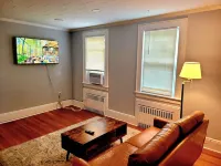 Charming 2-bedroom apartment with AC, WiFi in lovely Rutherford