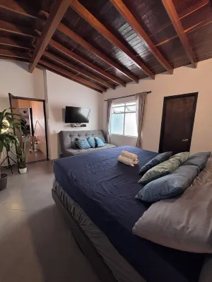 LK | Villa Bolivar ! Unique Comfort and Style in Vibrant Laureles ! Hotell i Simon Bolivar