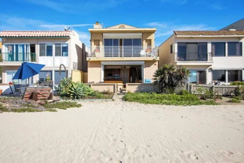 LAX Beachhouse - Luxury On The Sand and near LAX