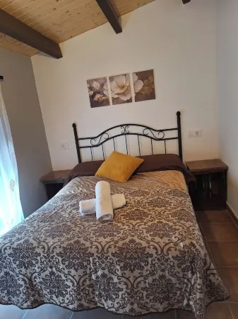 La escondida Отели рядом с достопримечательностью «Museo De La Naturaleza Valle Del Alberche»