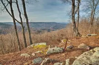 Cozy Cumberland Mountain Cabin w/ Stunning Views! - 3-Star
