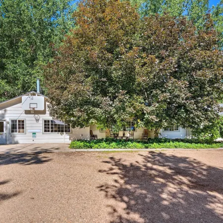 Caldwell Country Home on Quiet Acreage