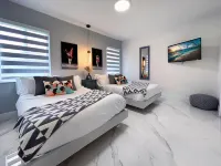 Miami house, Heated pool, Artificial beach, Mini golf, luxury and comfort Hotels in Palmetto Estates