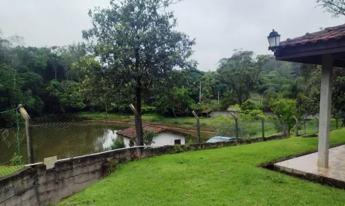 FARM HOUSE WITH 5 SUITES AND LAKE FOR SPORT FISHING