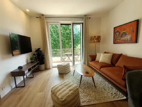 La Libé Chic 3 Pièces Neuf Tout Confort 2 Chambres 4 Voyageurs ! Hotels in Cimiez