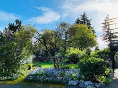 Peaceful Home-Centrally Located West Hill, Kent ShoWare Center 주변 호텔