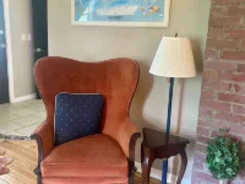 Historic Schoolhouse - Private Yet Central minutes from 480 and the Turnpike Hotels in Streetsboro