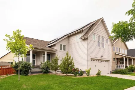 Tanner Peak: Wellness • Business • Entertainment