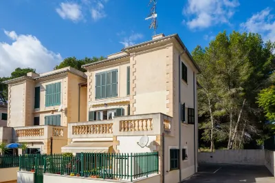 Honeys apartment Hotels near Can Picafort Playa