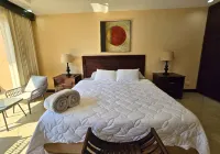 Family-Friendly 3Br Condo, Poolside, Walk to Beach