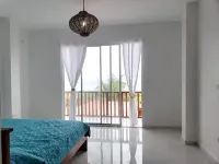 Montañita beach, Beachfront Villa with pool with a side bbq Olón Ecuador附近的飯店