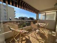 Cosy apartment 200m from the sea