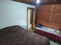 Complete house with two barbecue grills, swimming pool, kiosk, fishing spot on site. Hotels in Extrema