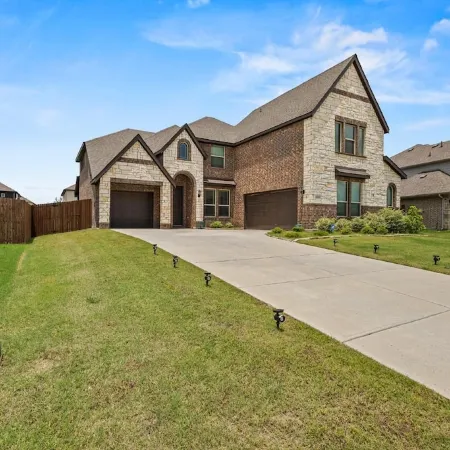 Rooftop Bliss 4br with Crib/office Space, Free parking/AC with WiFi in Mesquite