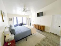 Chapala Court: 3BD/2BA w/ Fire Pit & Hot Tub