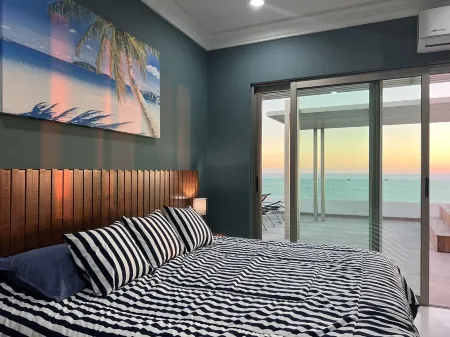 Oceanview Rooftop with Lofts, Private Jacuzzi, Pool, & Beach Access