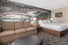 Clarion Pointe Indianapolis Airport