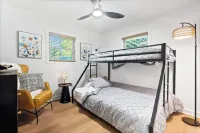 Charming renovated 2-bedroom home & study-Perfect for Big 10 Championship Dec 6! Các khách sạn ở Zionsville