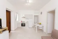 Dell'Anna Court historic center