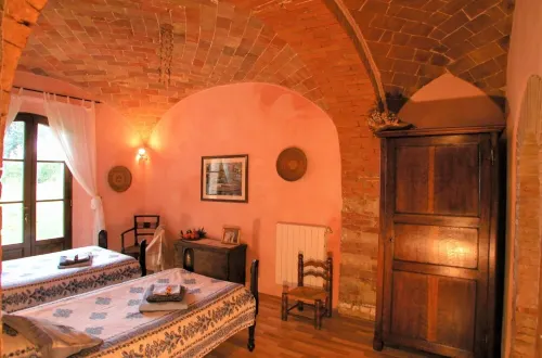 Holiday, where Tuscany is still authentic. 16th c. Villa, Infinity pool: Leccio - 3 estrellas