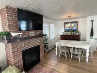 Charming 3-bedroom lake house with the best location in Conneaut Hotels in Conneaut