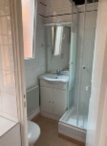 Quiet studio near amenities