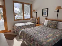 Cozy 3-bedroom townhome in beautiful Winter Park with great views, WiFi