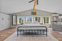 Lakefront Cottage 10 min to Legoland Farmstay