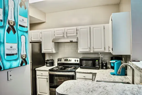 Pool, Gym, BBQ Grill, LUX, Near ZOO,  Aquarium