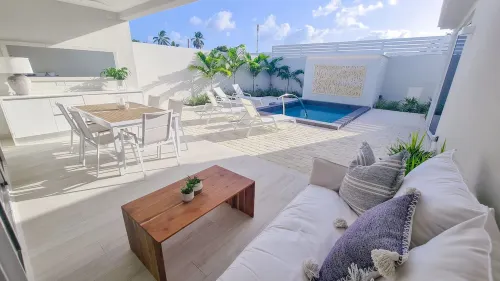 Luxe Private Pool Villa in Porters Place, Exclusive Beach Club Access, Gym & BBQ