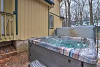 Hot Tub + Game Room: Peaceful Poconos Home! - spa