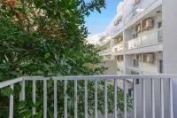 Spacious 3-bedroom apartment with WiFi, AC in beautiful Swieqi Hotels in Swieqi