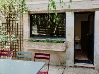 Maison Madeleine, Charmante Maison de Cœur de Ville Avec Extérieur, 12 Personnes Hotels in La Fleche