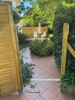 Villa Mia Carini, 150 meters from the sea and 5 km airport, beautiful vintage villa Hotels in Carini