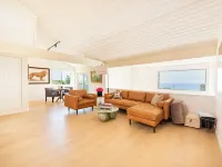 NEW!!! Ocean View Malibu Modern Home w/ Mini Golf & Spa Hotels in Malibu
