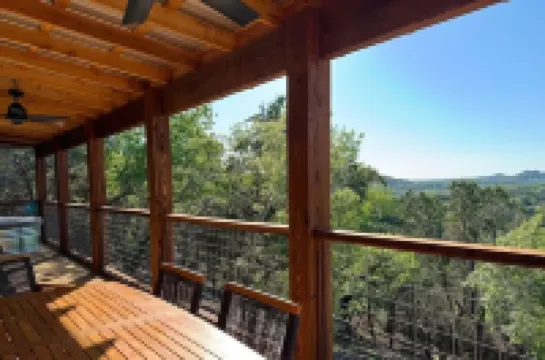 Peaceful HIlltop Cabin w/ Amazing Views & Hot Tub