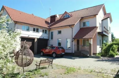 Sacramento Home 5 Bedroom; 3.5 Bathrooms for 11 People Hotels in 