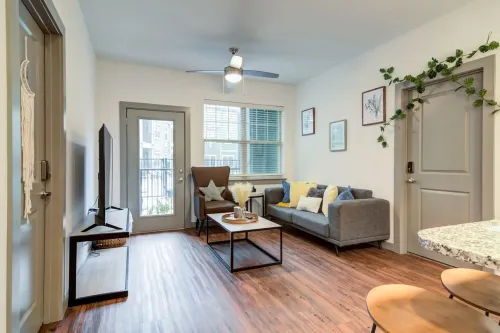 Cozy room for rent in 2x2 unit near Kennesaw GA & KSU