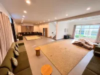 4 Bedrooms villa for rent