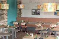 The Beach Retreat - Homely Beachside Caravan on  Park Hotels in Par